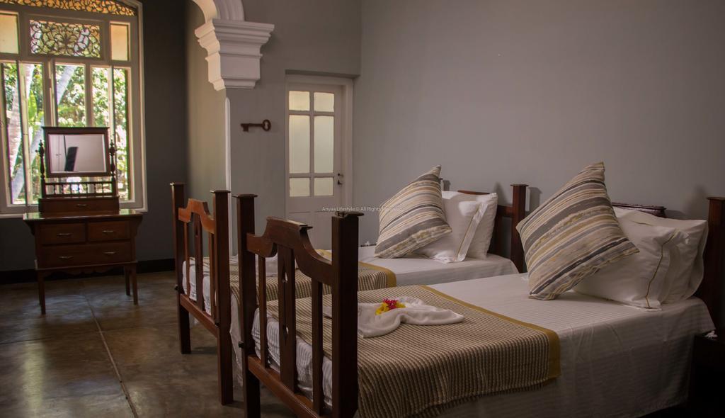 Anyaa Wellness Ayurveda Hotel Wennappuwa Room photo